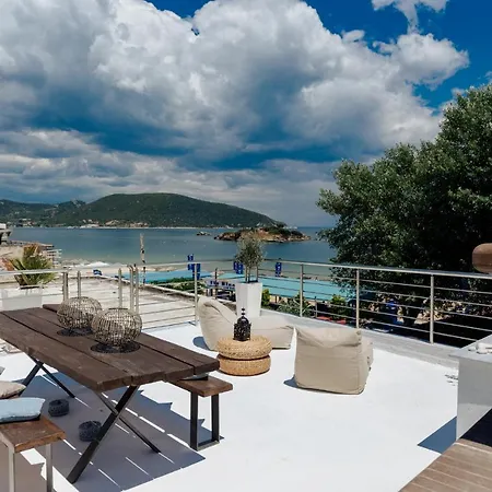 Sea View Studio In Front Of The Beach. *